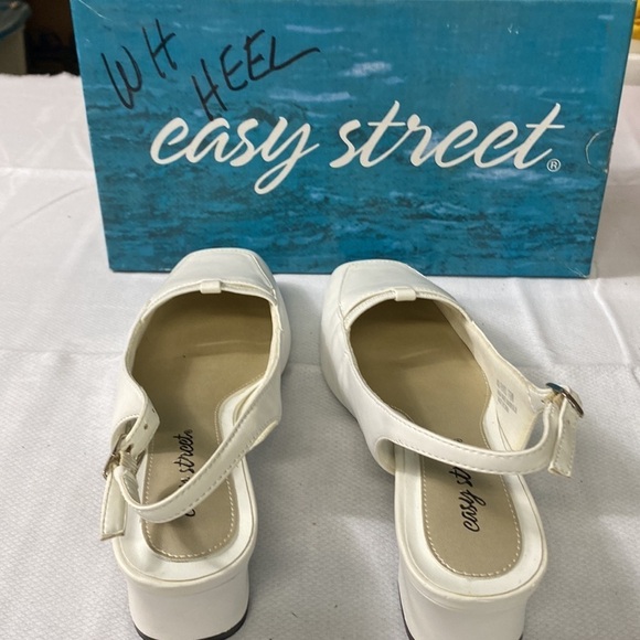 Easy Street Bonnie White Heel Sandals size 7 1/2 W (AX) - Picture 4 of 6